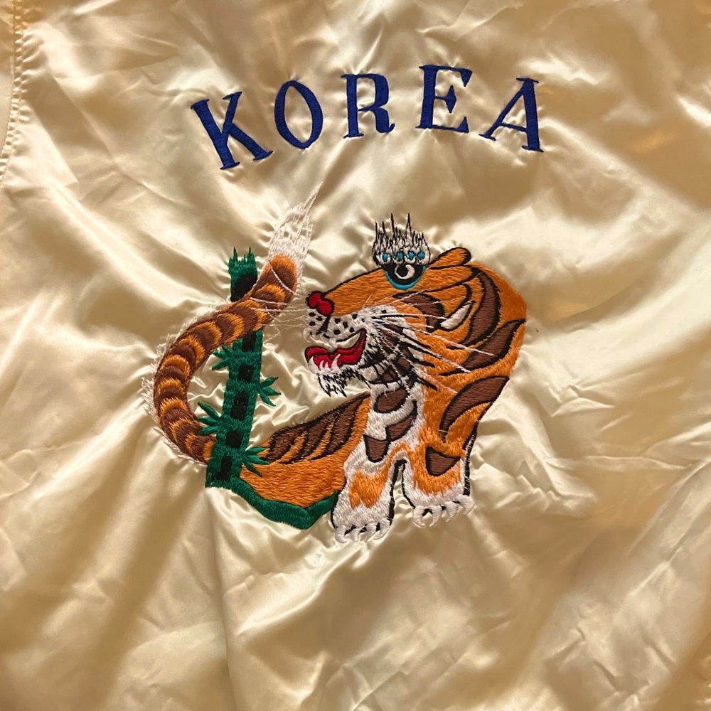 Rare Vintage Satin XS Tony the Tiger Korea Bomber Jacket